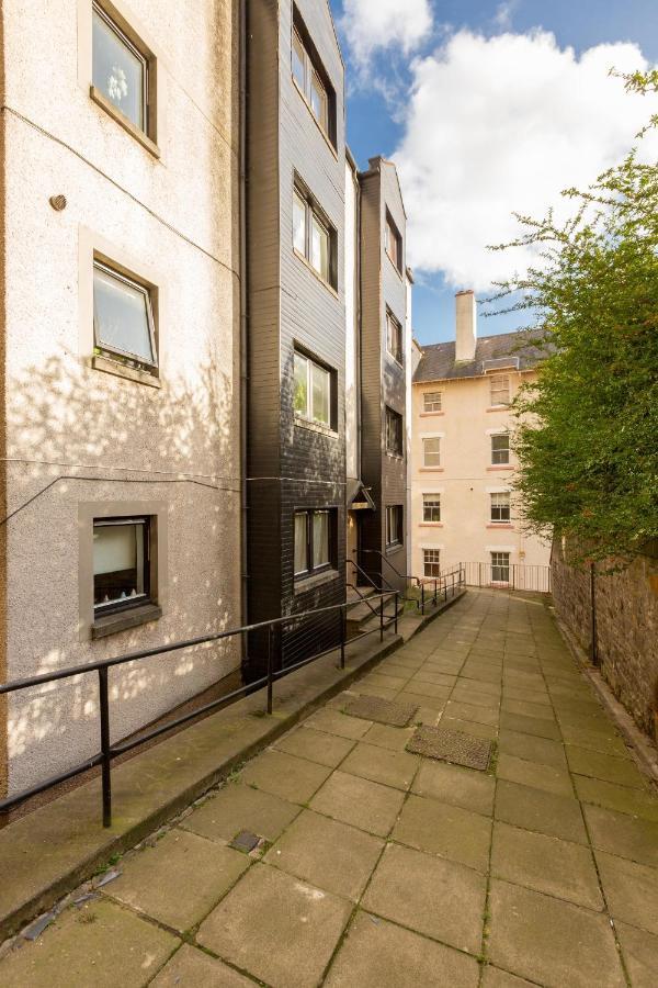 Apartamento Joivy Chic 2Br Apt At The Heart Of The Royal Mile Edimburgo Exterior foto